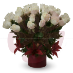 Arreglos florales de rosas blancas y lirios con servicio de entrega